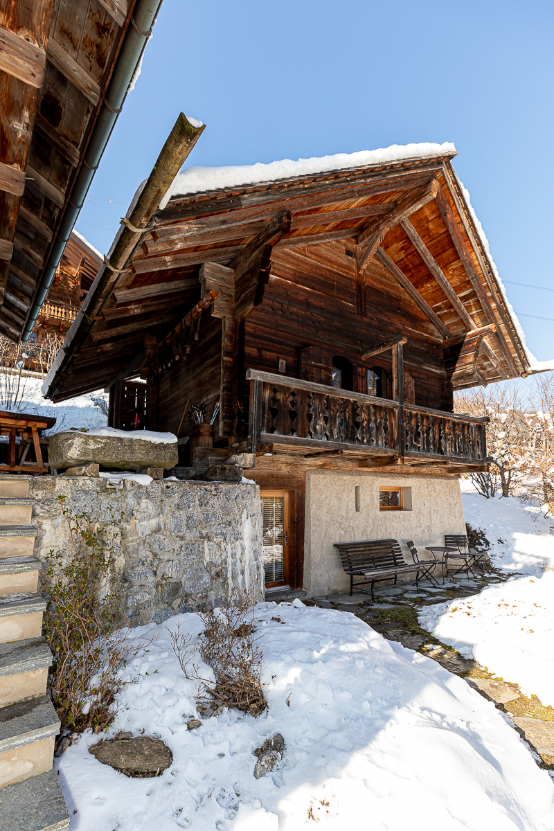 Private small house with private bathroom